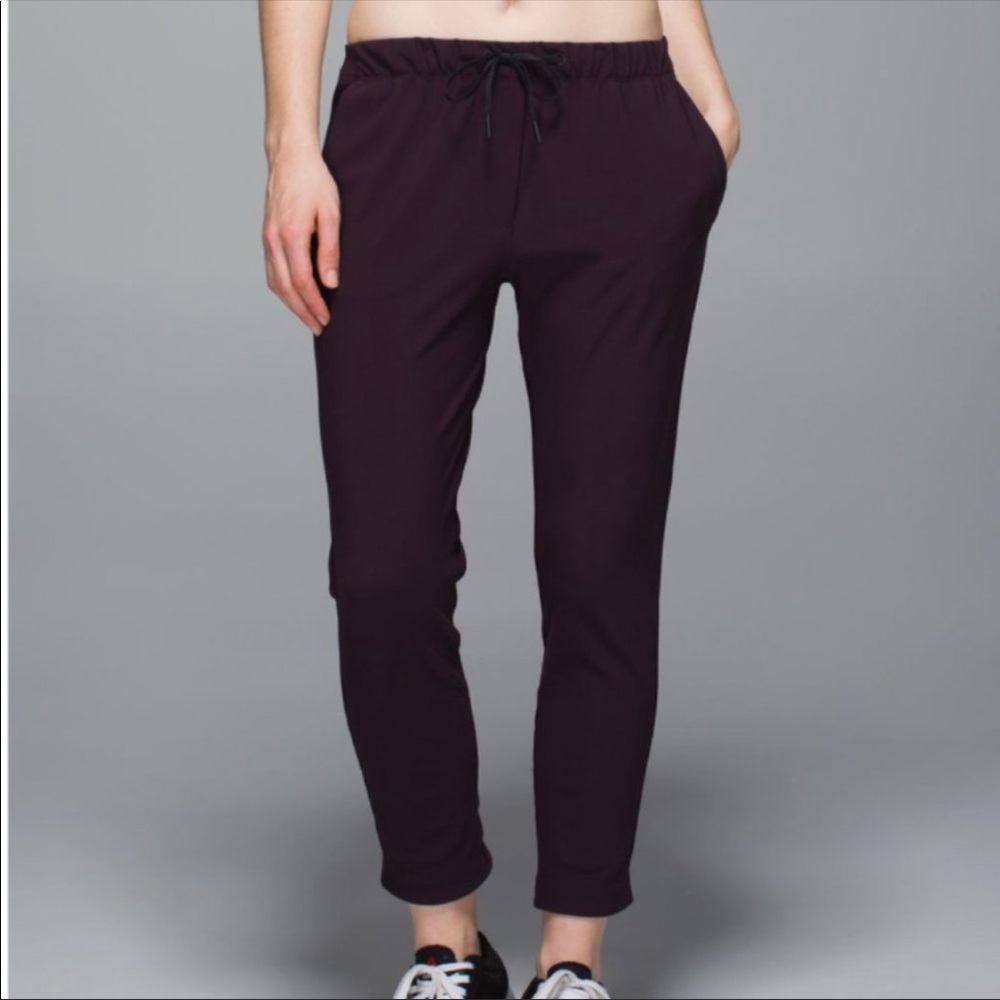 Black jet set crop size 6 lululemon 2 pairs trousers city